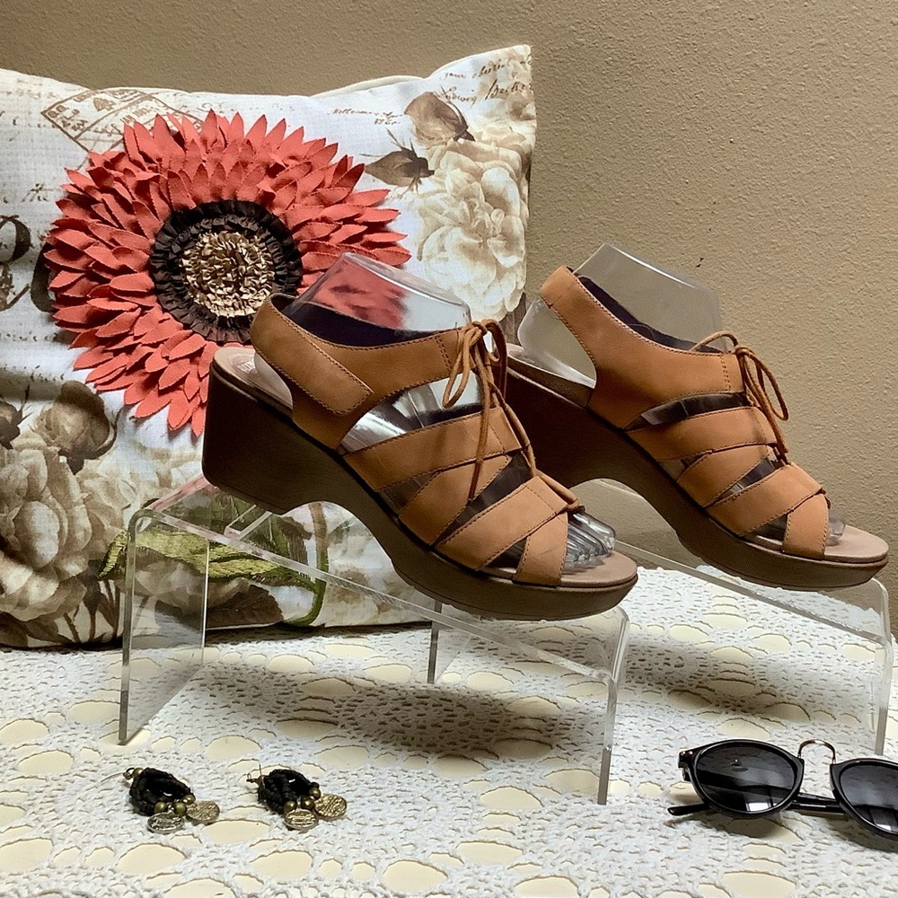 DANSKO Janet Neutral Milled Nubuck Camel Leather Lace up Sandals EU 39 US 8.5-9